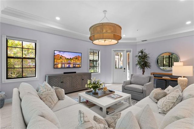 2488 Breakwater WAY 102, Naples, FL 34112