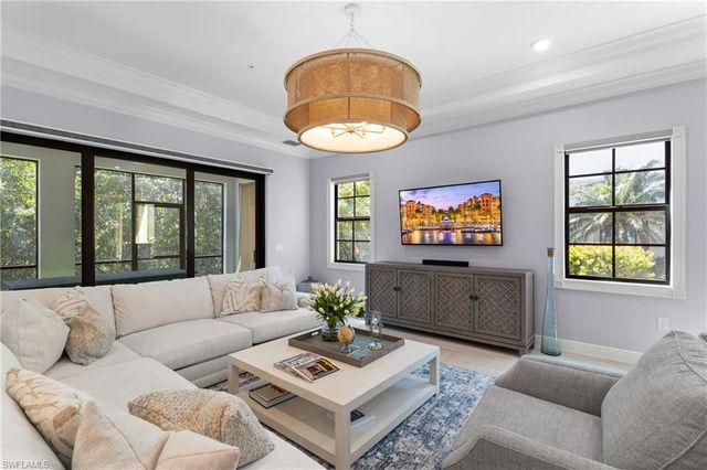 2488 Breakwater WAY 102, Naples, FL 34112