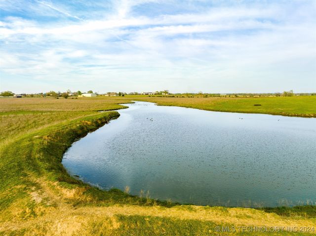 69 S 270th Road, Wagoner, OK 74467