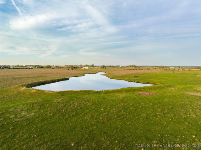 69 S 270th Road, Wagoner, OK 74467