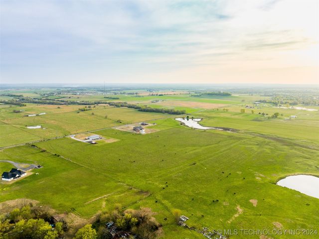 69 S 270th Road, Wagoner, OK 74467