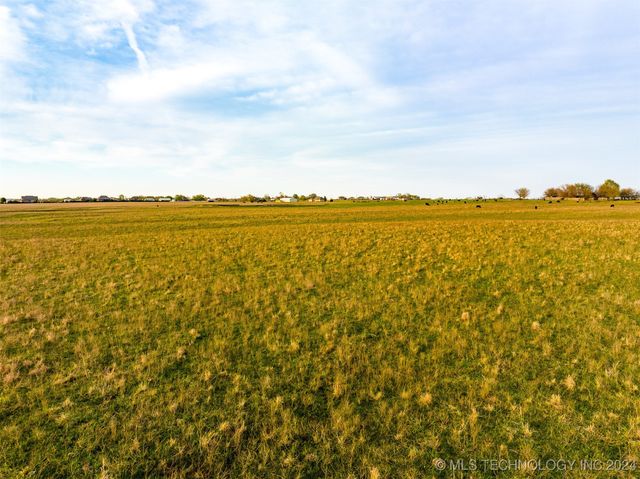 69 S 270th Road, Wagoner, OK 74467