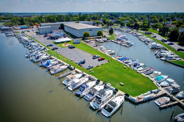 45 Wharfside, Grand Haven, MI 49417