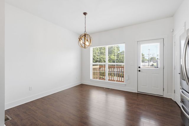 1049 Chicamauga Ave Apt 5, Nashville, TN 37206