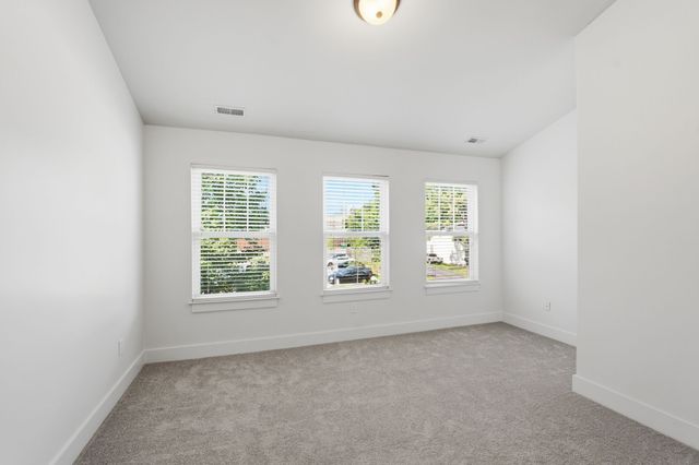 1049 Chicamauga Ave Apt 5, Nashville, TN 37206