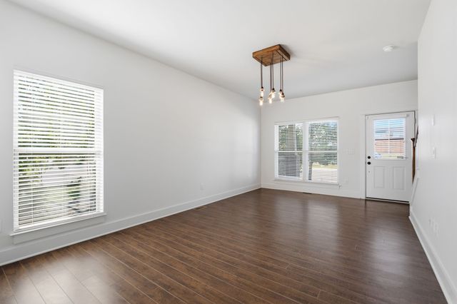 1049 Chicamauga Ave Apt 5, Nashville, TN 37206