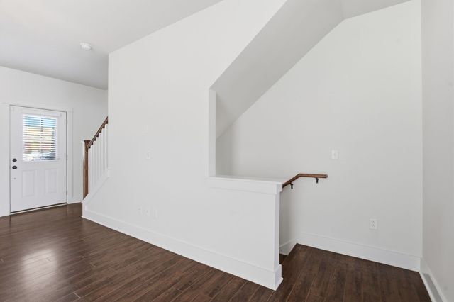 1049 Chicamauga Ave Apt 5, Nashville, TN 37206