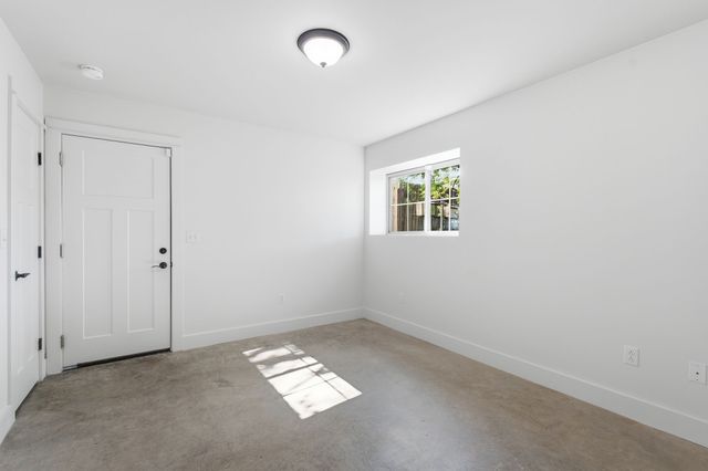 1049 Chicamauga Ave Apt 5, Nashville, TN 37206