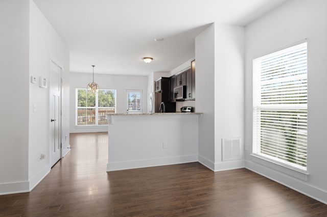 1049 Chicamauga Ave Apt 5, Nashville, TN 37206