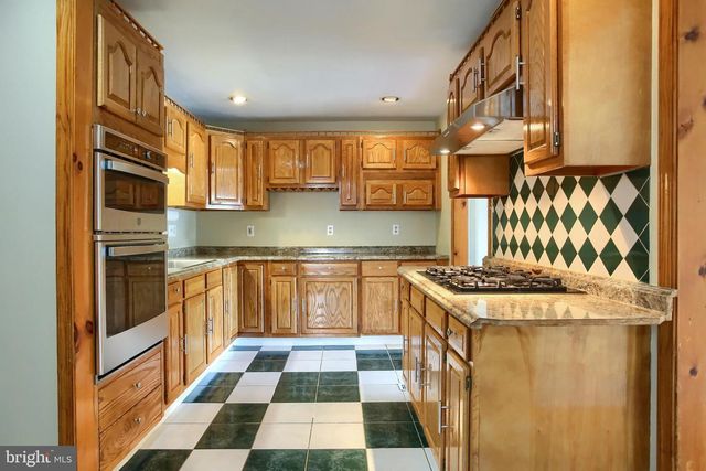 3419 BEDFORD DR, Camp Hill, PA 17011