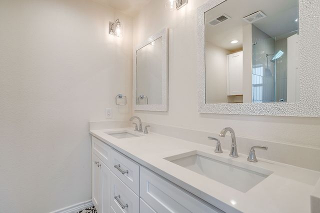 4824 Calmont Avenue, Fort Worth, TX 76107