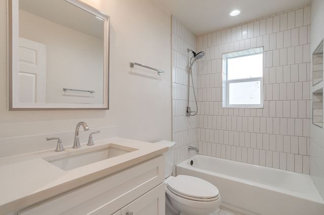 4824 Calmont Avenue, Fort Worth, TX 76107