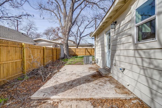 4824 Calmont Avenue, Fort Worth, TX 76107