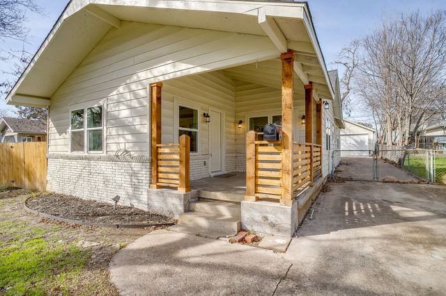 4824 Calmont Avenue, Fort Worth, TX 76107