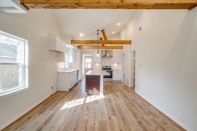 4824 Calmont Avenue, Fort Worth, TX 76107