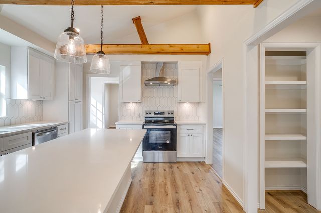 4824 Calmont Avenue, Fort Worth, TX 76107