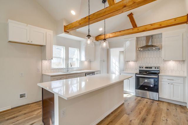 4824 Calmont Avenue, Fort Worth, TX 76107