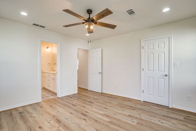 4824 Calmont Avenue, Fort Worth, TX 76107