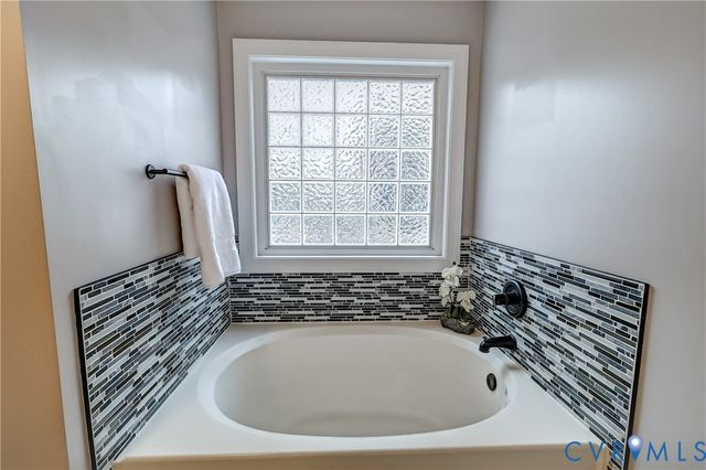 16024 Hampton Meadows Ct, Moseley, VA 23832