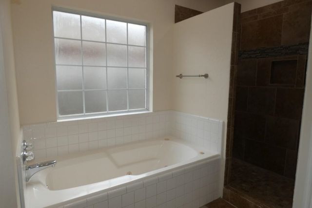 3711 NE Madison Ave, Lawton, OK 73507