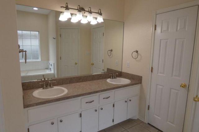 3711 NE Madison Ave, Lawton, OK 73507