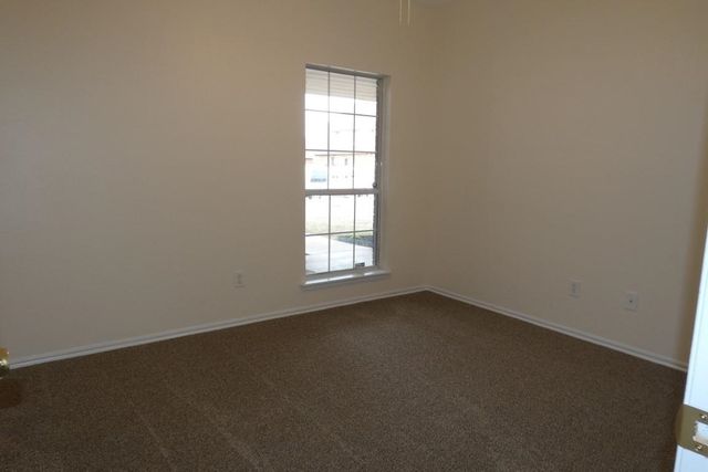 3711 NE Madison Ave, Lawton, OK 73507