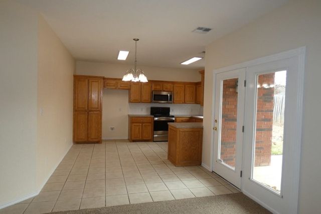 3711 NE Madison Ave, Lawton, OK 73507