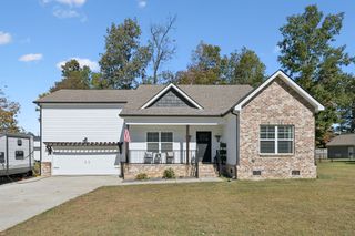 166 Oak Glen Dr, Smithville, TN 37166