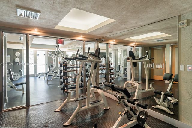 110 Washington Ave 2520, Miami Beach, FL 33139