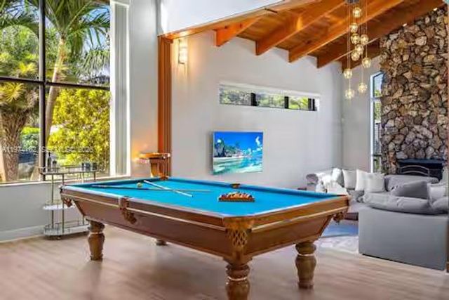 6140 SW 56th Ct, Davie, FL 33314