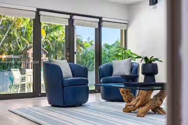 6140 SW 56th Ct, Davie, FL 33314