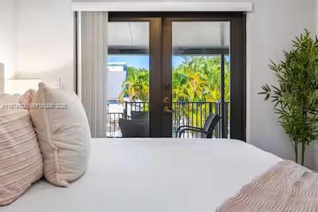 6140 SW 56th Ct, Davie, FL 33314