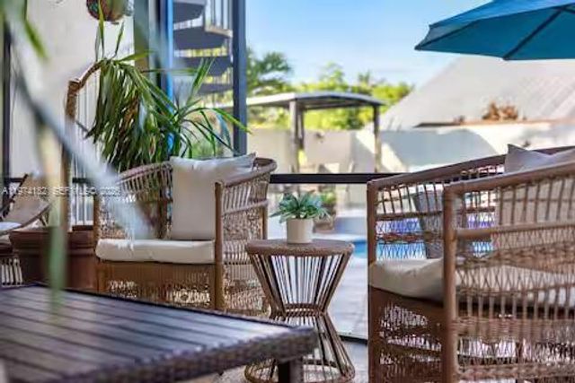 6140 SW 56th Ct, Davie, FL 33314