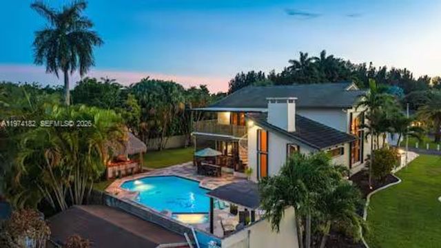 6140 SW 56th Ct, Davie, FL 33314