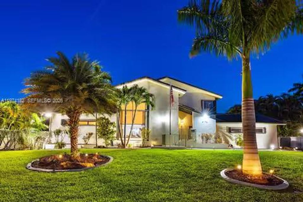 6140 SW 56th Ct, Davie, FL 33314