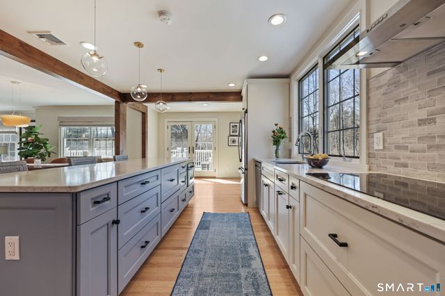 97 Davenport Ridge Lane, Stamford, CT 06903