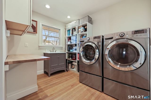 97 Davenport Ridge Lane, Stamford, CT 06903