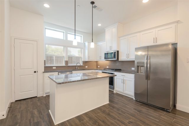 107 Harwood Drive C13, Lewisville, TX 75067