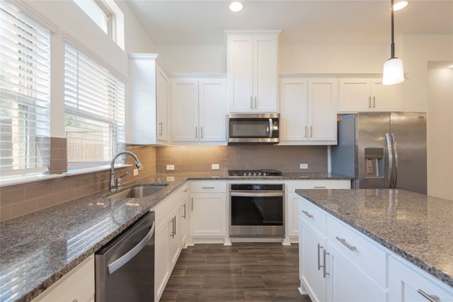 107 Harwood Drive C13, Lewisville, TX 75067