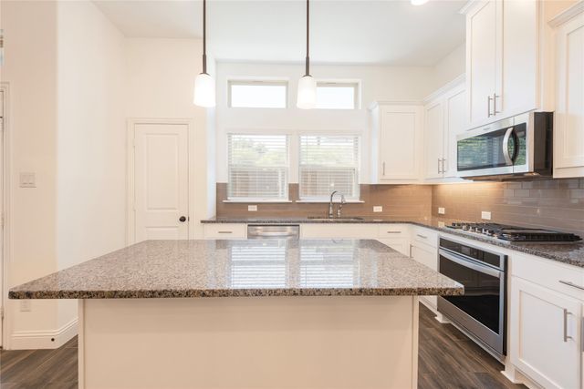 107 Harwood Drive C13, Lewisville, TX 75067