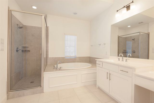 107 Harwood Drive C13, Lewisville, TX 75067