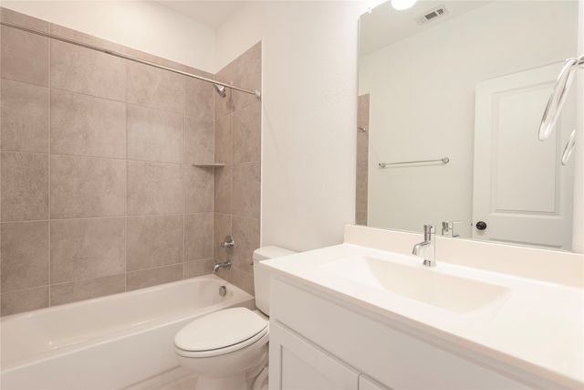 107 Harwood Drive C13, Lewisville, TX 75067