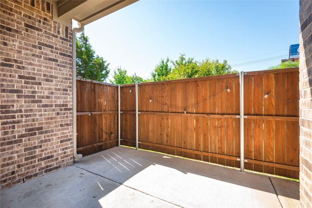 107 Harwood Drive C13, Lewisville, TX 75067