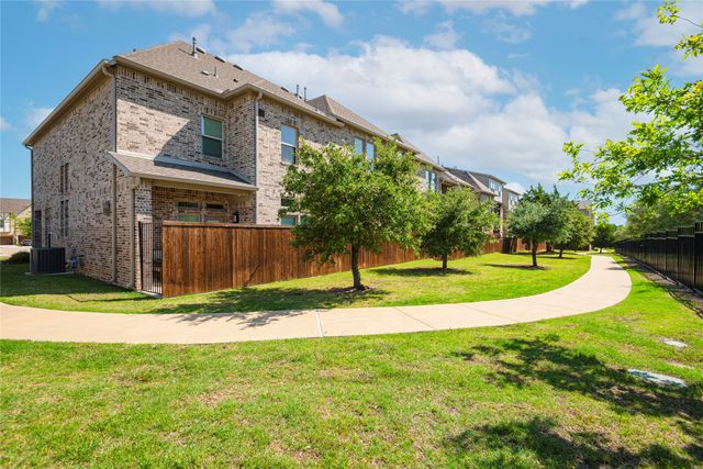 107 Harwood Drive C13, Lewisville, TX 75067