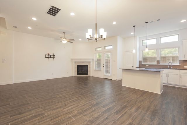 107 Harwood Drive C13, Lewisville, TX 75067