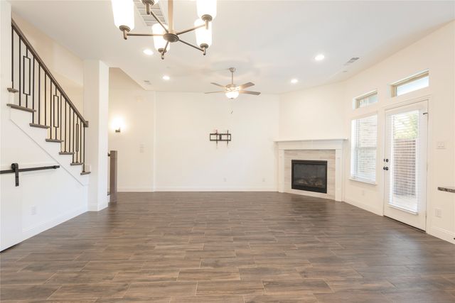 107 Harwood Drive C13, Lewisville, TX 75067