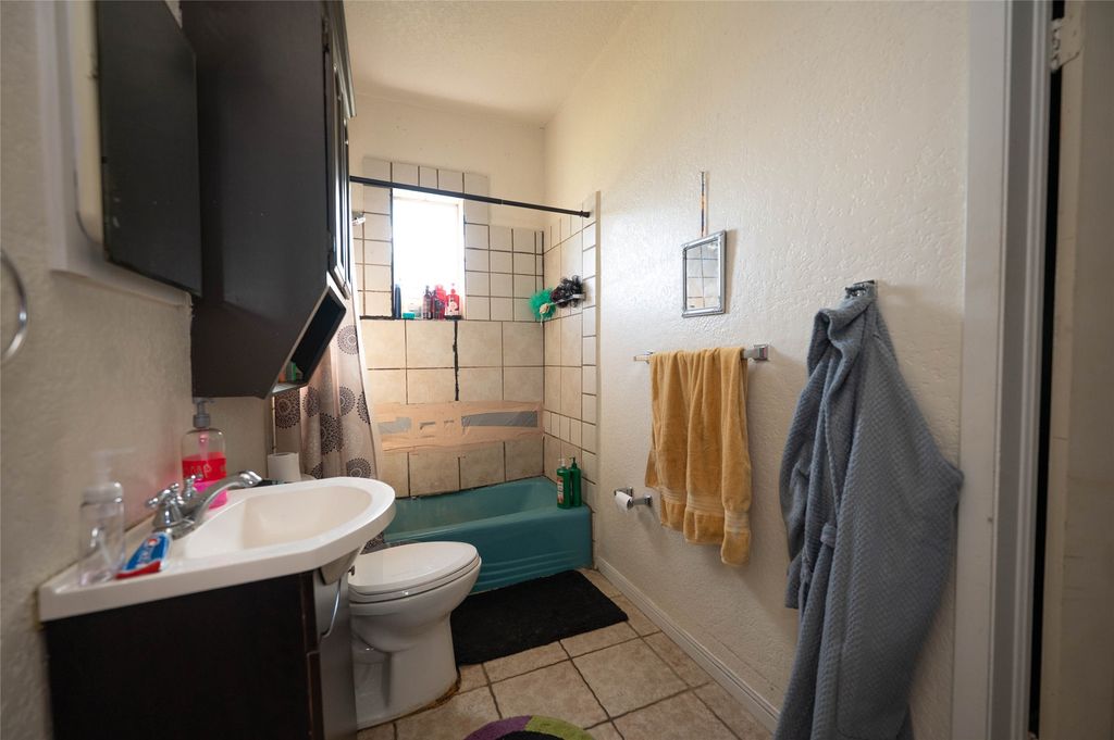 property-img