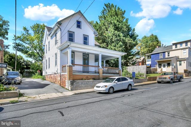 17 OAK ST S, Ephrata, PA 17522