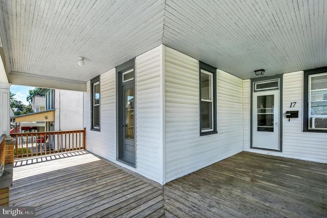 17 OAK ST S, Ephrata, PA 17522