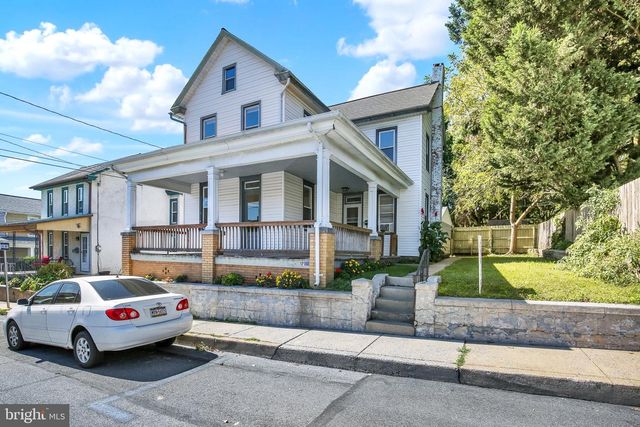 17 OAK ST S, Ephrata, PA 17522